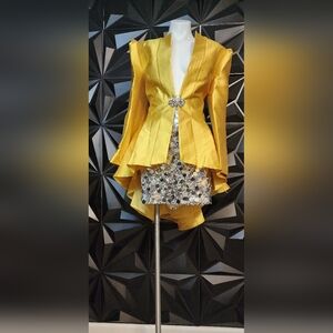 NWT G.M.I Yellow Blazer with Embellished Closure